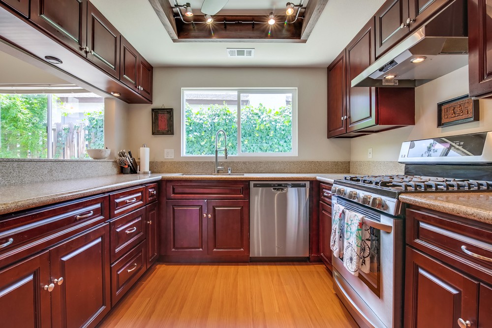 Virtual tour photo 24 of 44 for 8250 Hillandale Dr