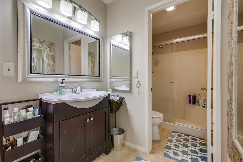 Virtual tour photo 32 of 44 for 8250 Hillandale Dr
