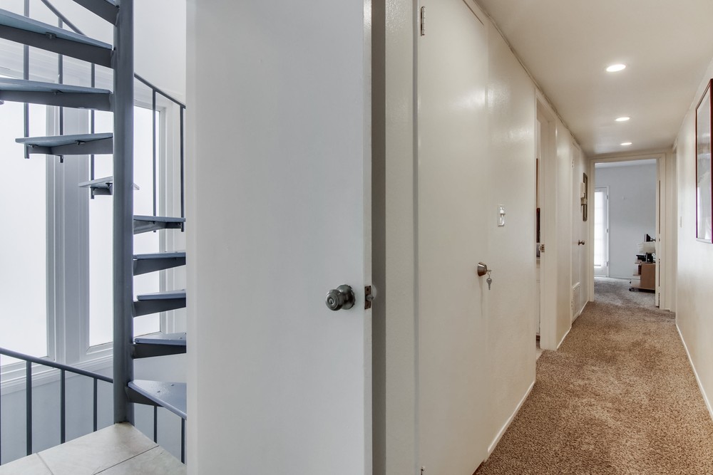 Virtual tour photo 11 of 30 for 826 Brighton Ct