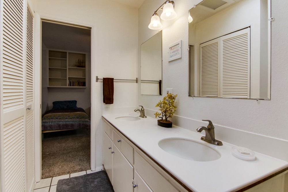Virtual tour photo 23 of 30 for 826 Brighton Ct