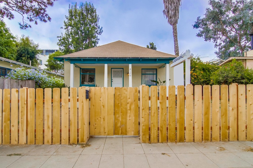 Virtual tour photo 1 of 48 for 826 Glendale Ave