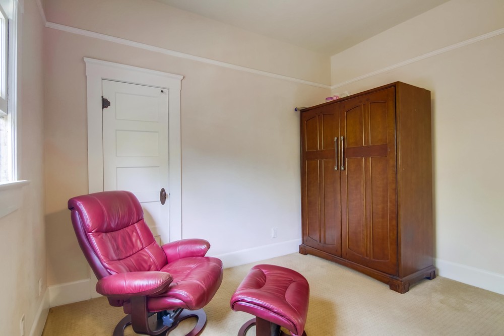 Virtual tour photo 29 of 48 for 826 Glendale Ave