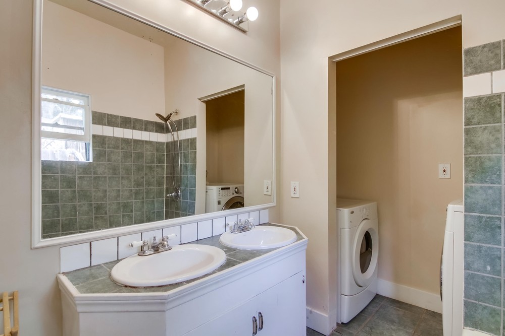 Virtual tour photo 31 of 48 for 826 Glendale Ave
