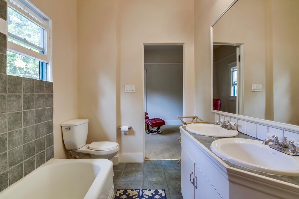 Virtual tour photo 32 of 48 for 826 Glendale Ave