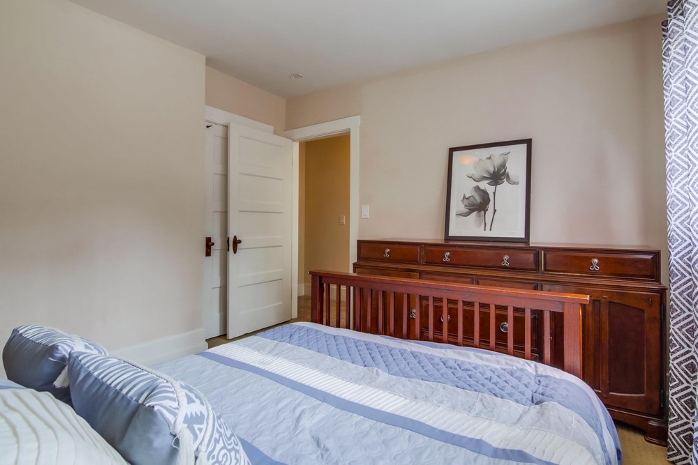 Virtual tour photo 35 of 48 for 826 Glendale Ave