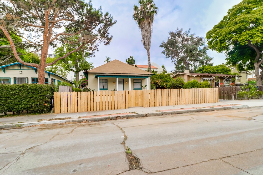 Virtual tour photo 1 of 41 for 826 Glendale Ave
