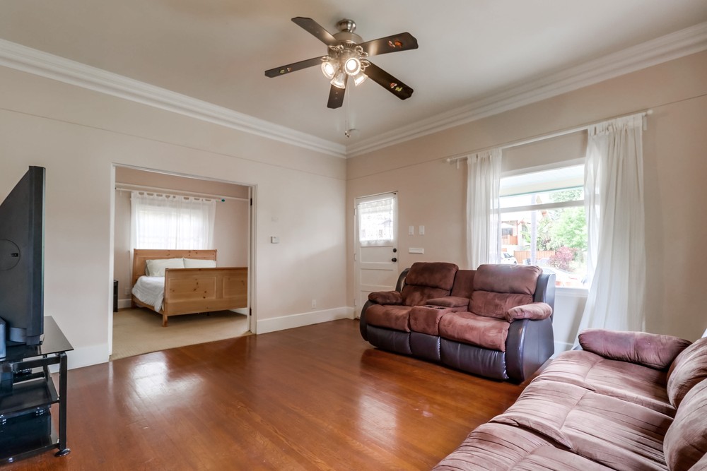 Virtual tour photo 10 of 41 for 826 Glendale Ave
