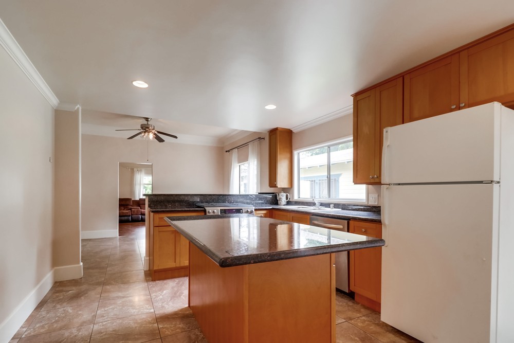 Virtual tour photo 18 of 41 for 826 Glendale Ave