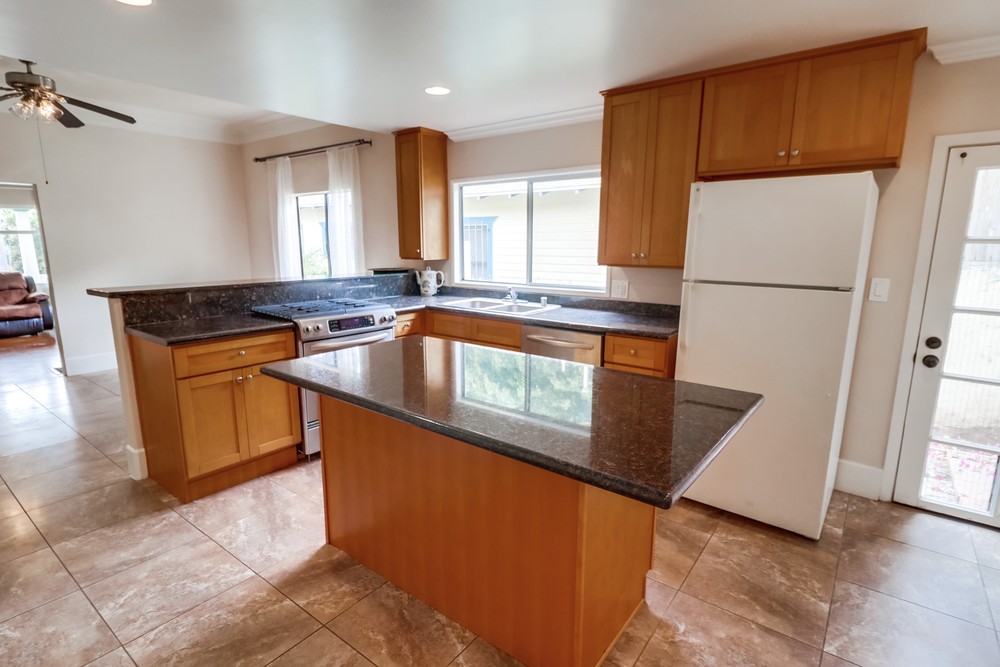 Virtual tour photo 23 of 41 for 826 Glendale Ave