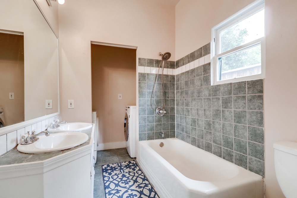 Virtual tour photo 27 of 41 for 826 Glendale Ave