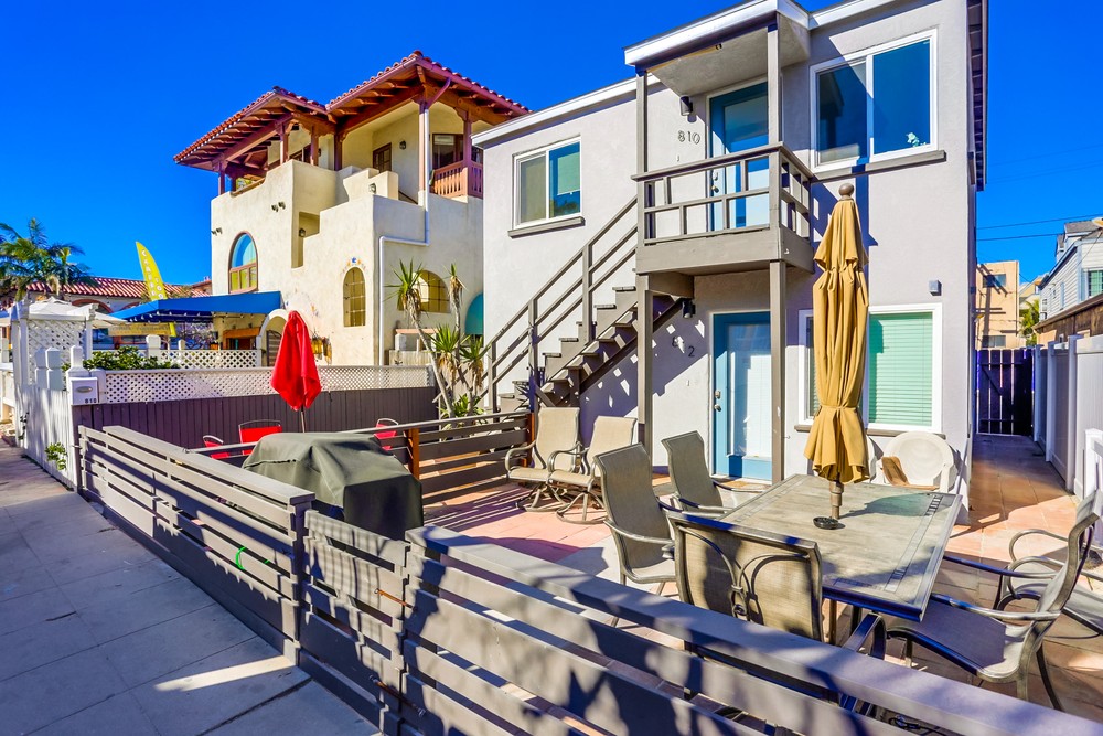 Virtual tour photo 1 of 37 for 827 Island Ct