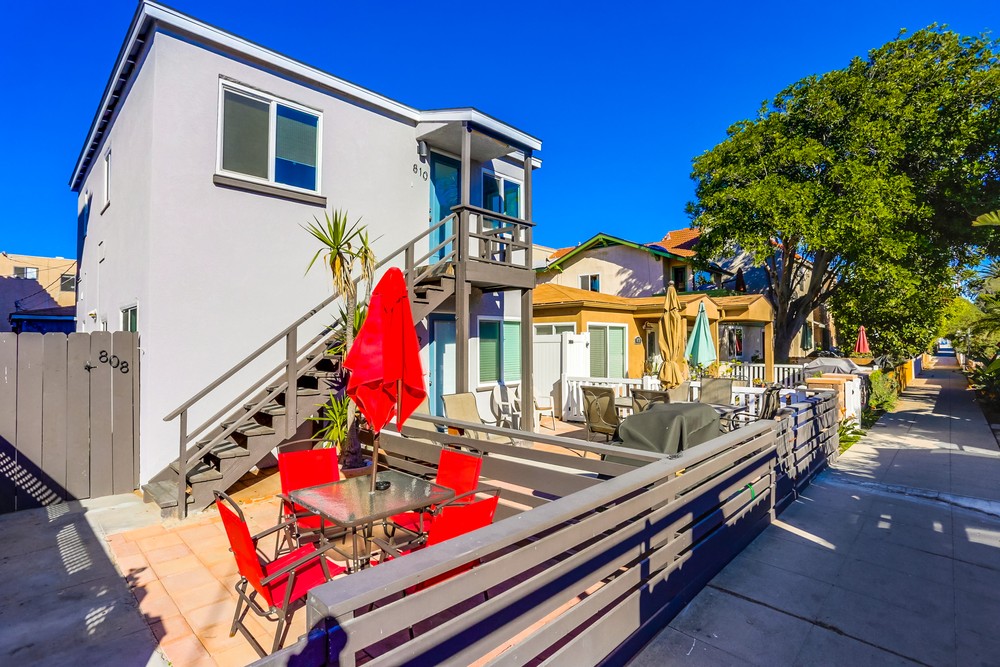 Virtual tour photo 3 of 37 for 827 Island Ct