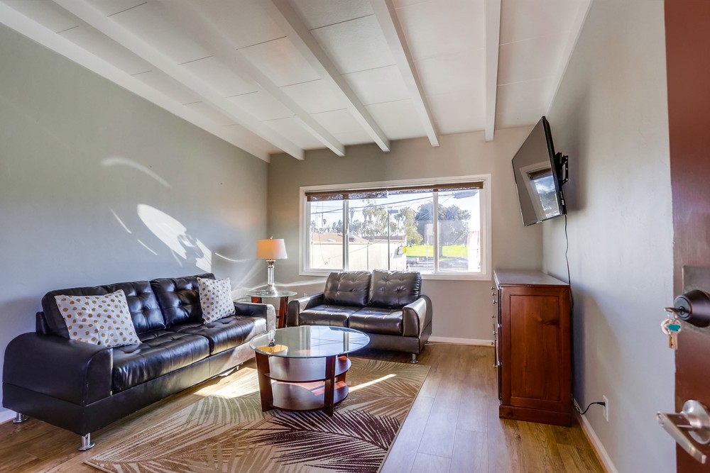 Virtual tour photo 4 of 37 for 827 Island Ct