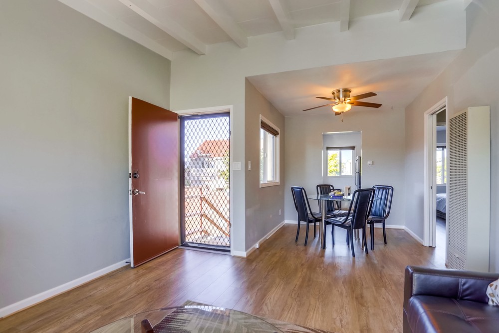 Virtual tour photo 8 of 37 for 827 Island Ct