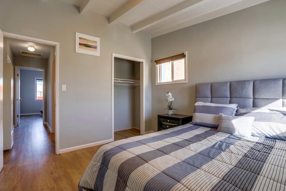 Virtual tour photo 22 of 37 for 827 Island Ct