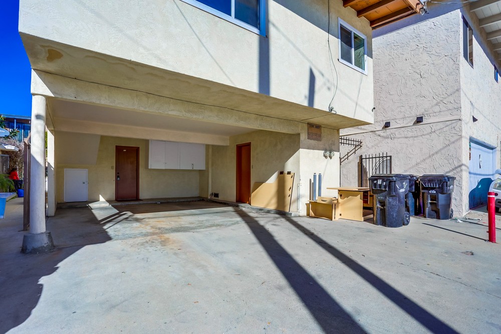 Virtual tour photo 30 of 37 for 827 Island Ct