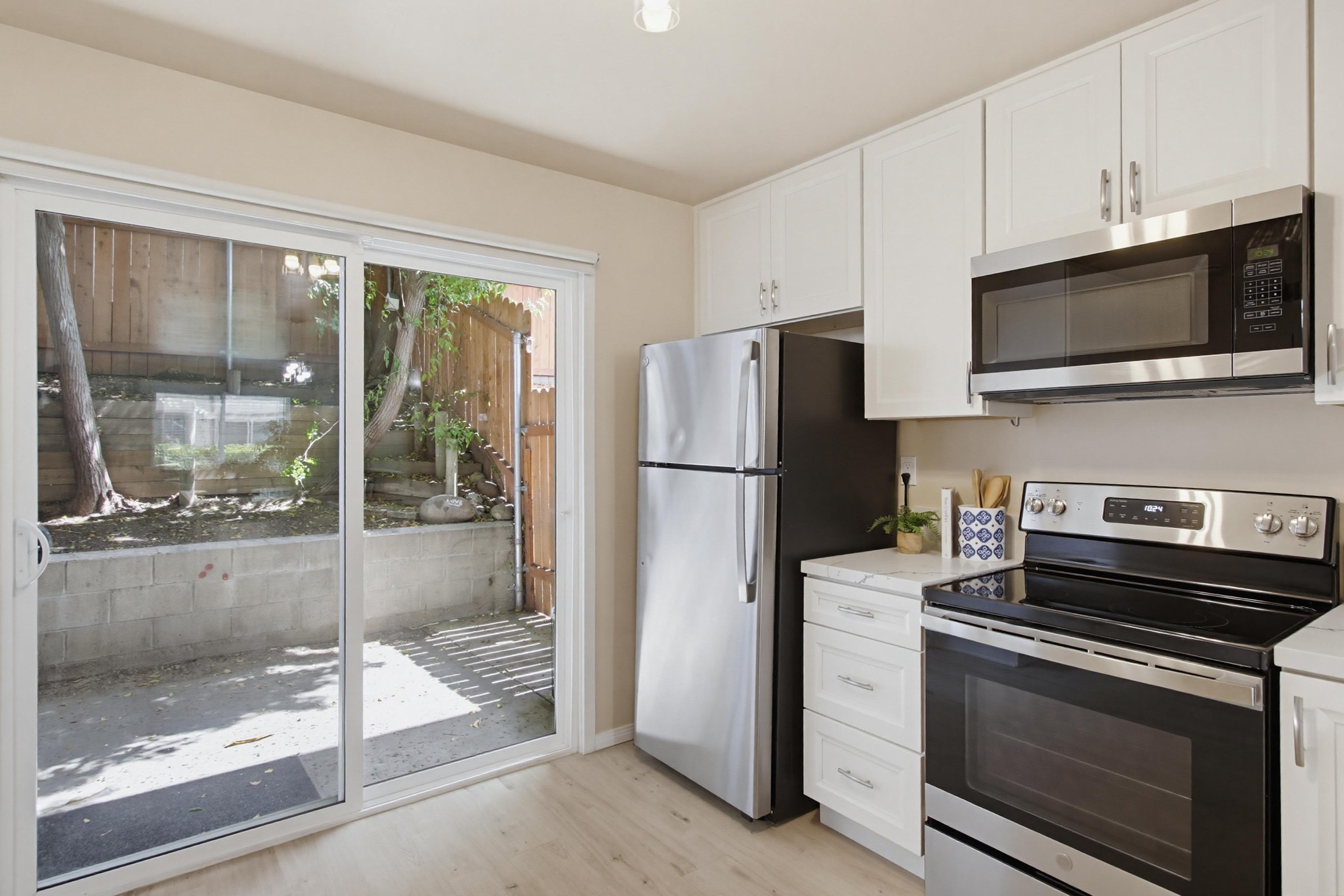 Virtual tour photo 13 of 32 for 8272 Echo Dell Rd
