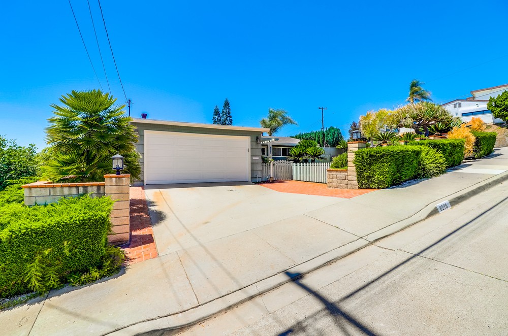 Virtual tour photo 3 of 51 for 8276 Abbots Hill Rd