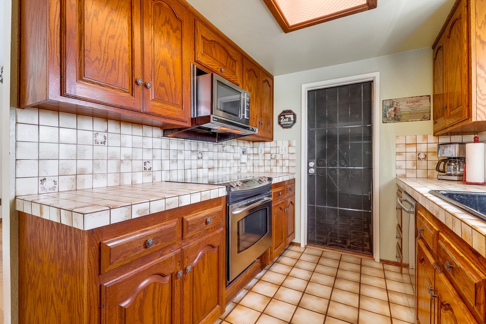 Virtual tour photo 25 of 51 for 8276 Abbots Hill Rd