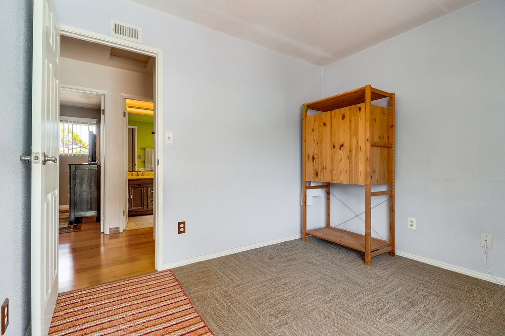 Virtual tour photo 41 of 51 for 8276 Abbots Hill Rd