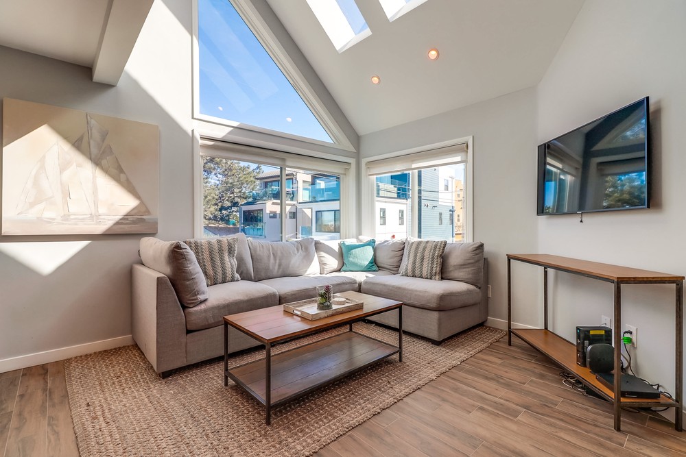Virtual tour photo 14 of 54 for 828 Salem Ct