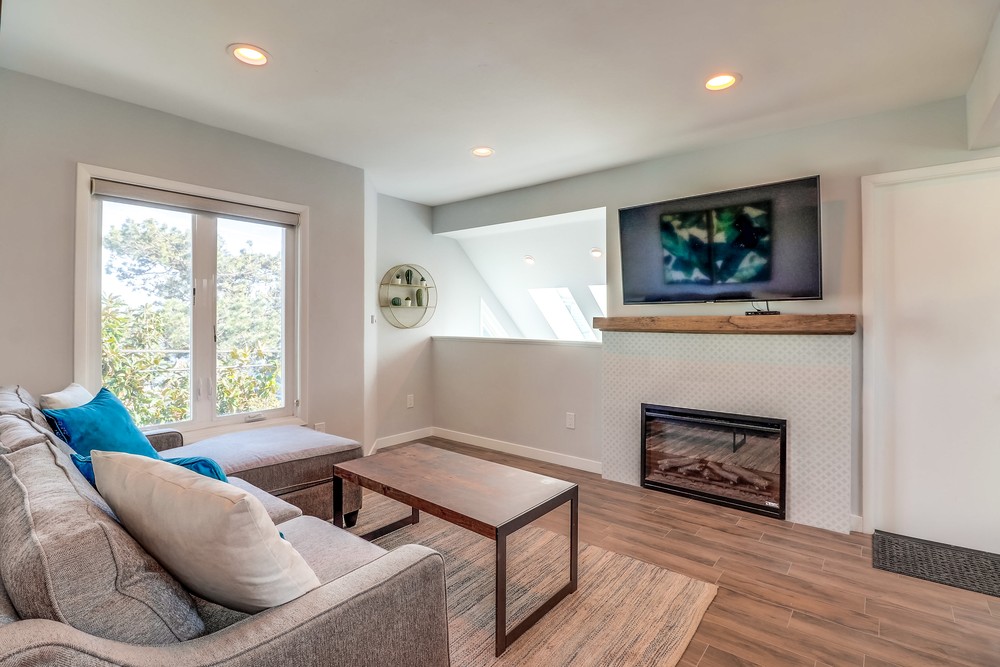 Virtual tour photo 32 of 54 for 828 Salem Ct