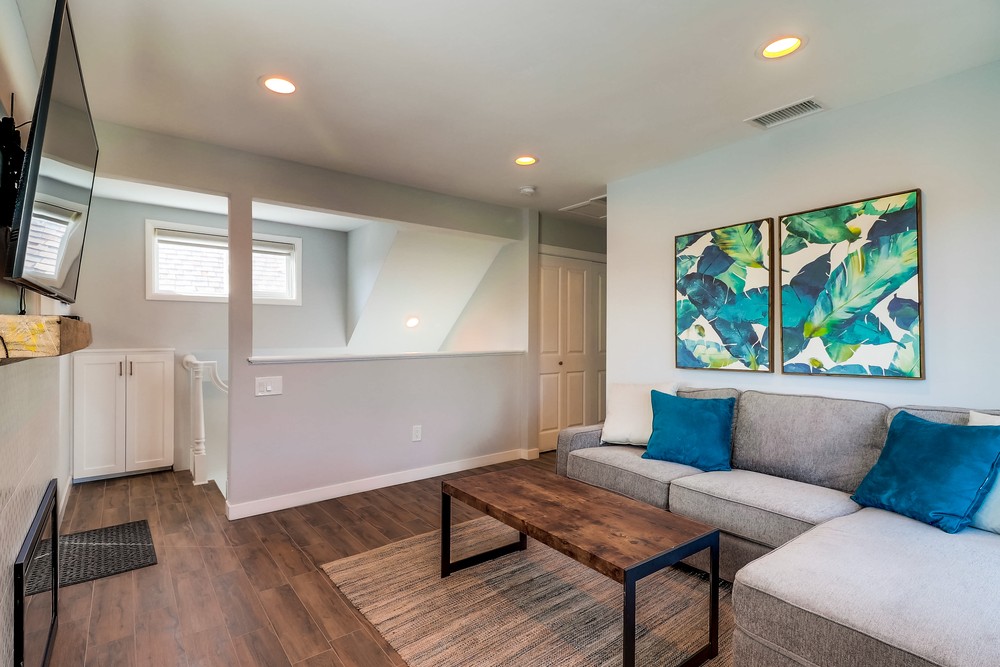 Virtual tour photo 34 of 54 for 828 Salem Ct