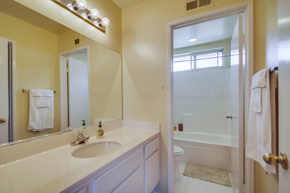 Virtual tour photo 32 of 37 for 8281 Gold Coast Drive #3