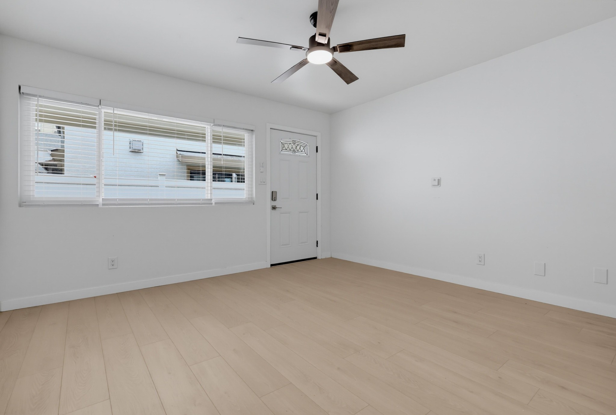 Virtual tour photo 6 of 19 for 830 C Ave