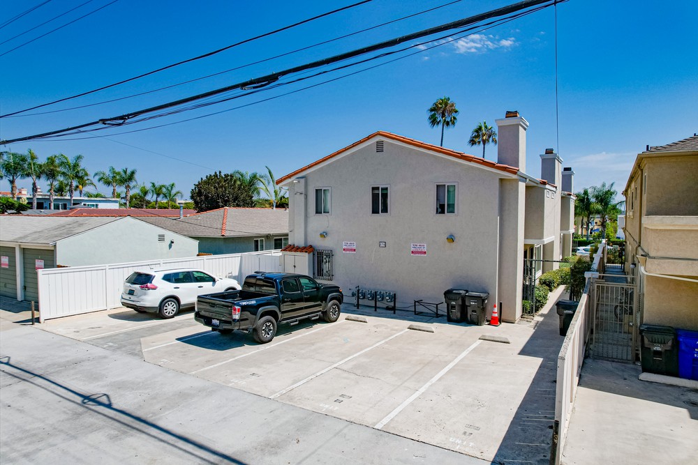 Virtual tour photo 28 of 44 for 830 Missouri St APT 3