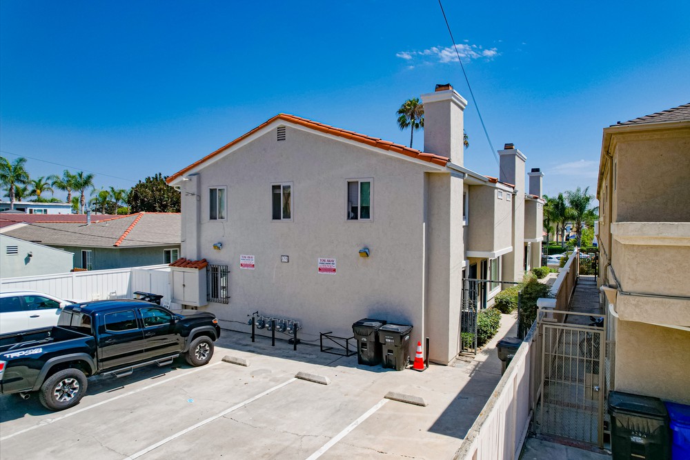 Virtual tour photo 29 of 44 for 830 Missouri St APT 3