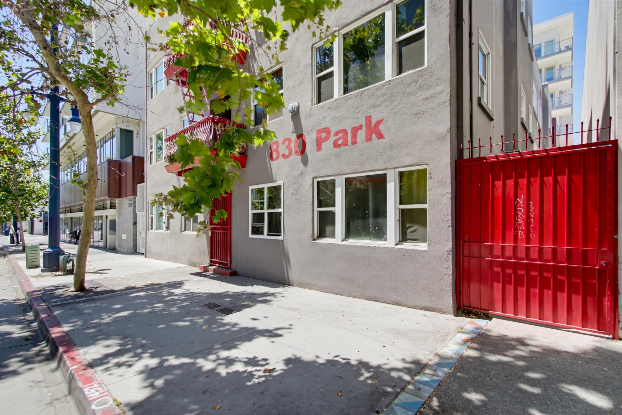 Virtual tour photo 18 of 21 for 830 Park Blvd