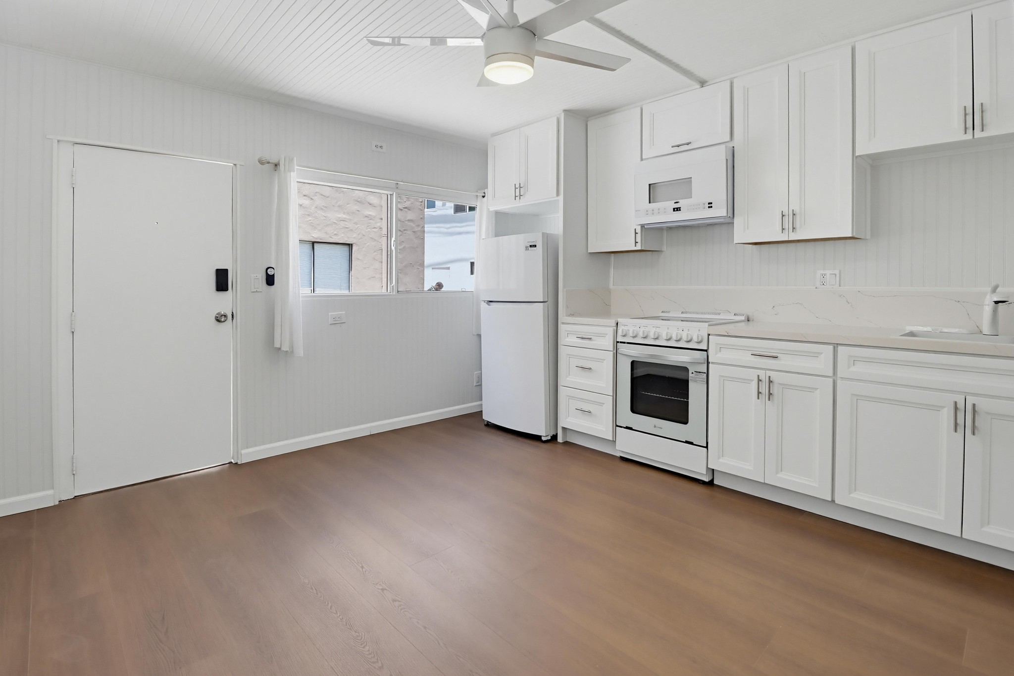 Virtual tour photo 8 of 24 for 830 Rockaway Ct