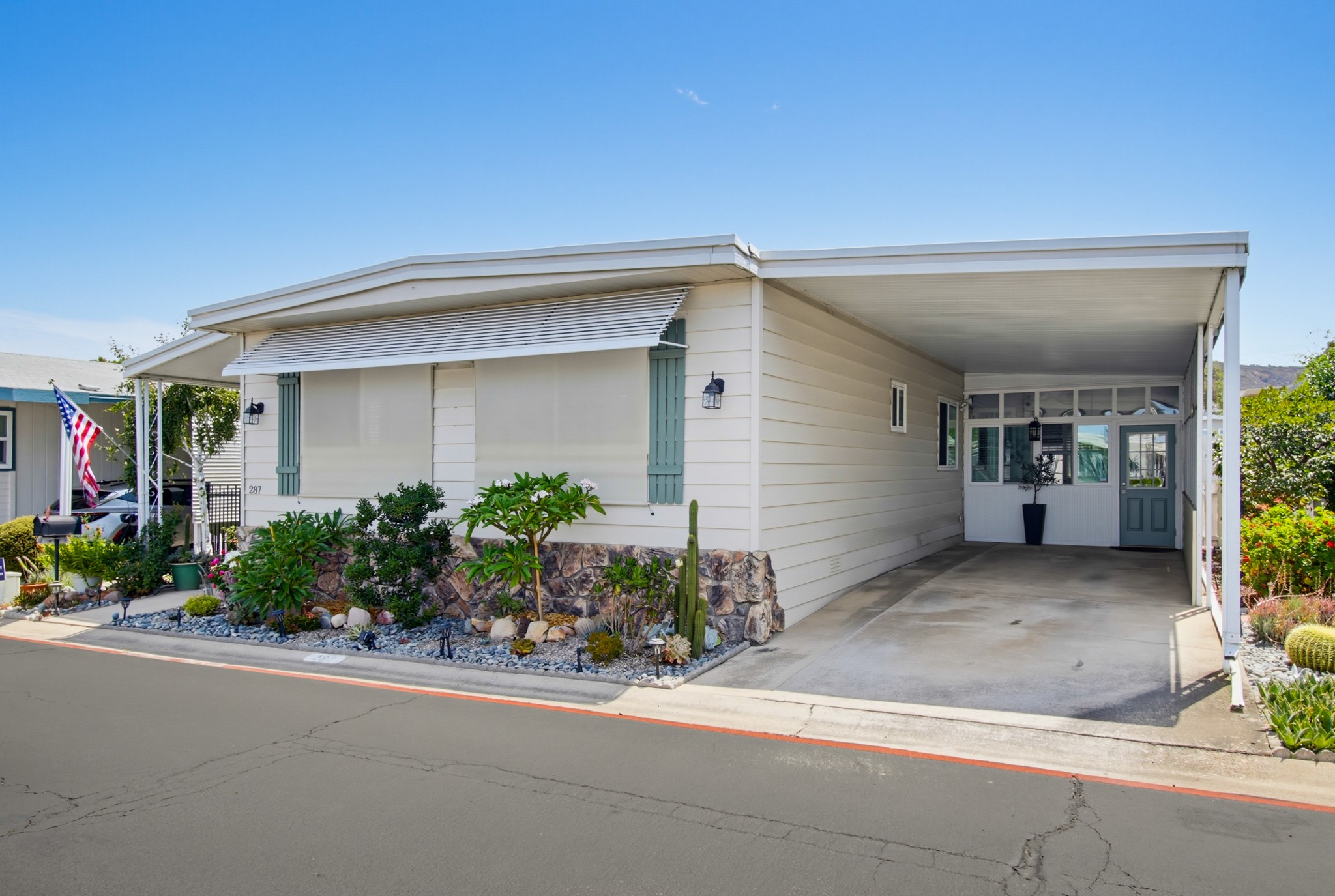 Virtual tour photo 4 of 75 for 8301 Mission Gorge Rd
