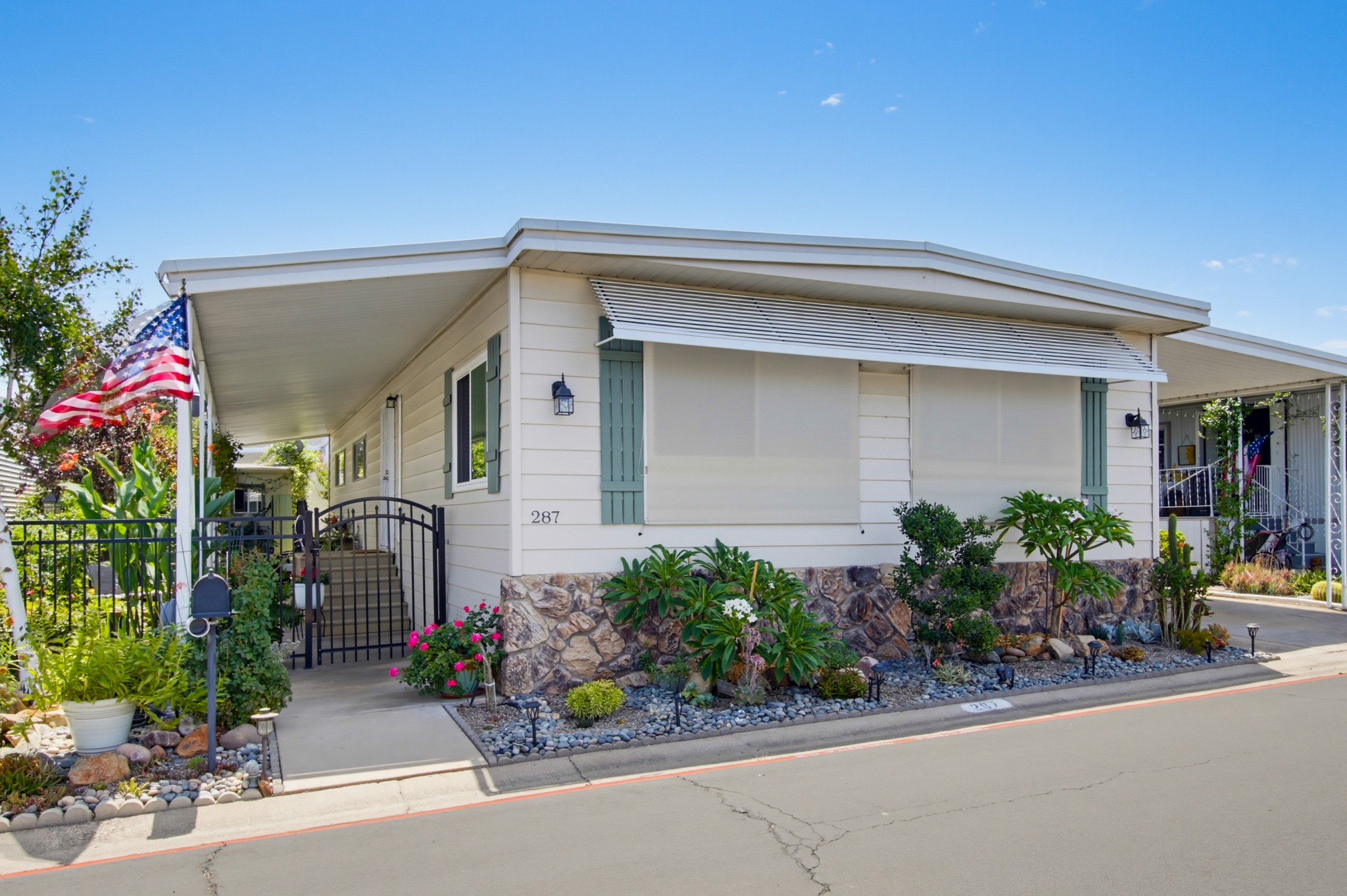 Virtual tour photo 5 of 75 for 8301 Mission Gorge Rd