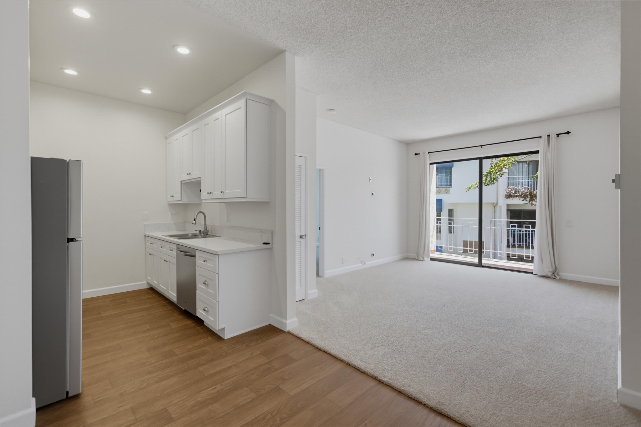 Virtual tour photo 5 of 32 for 8310 Regents Rd Unit 2A