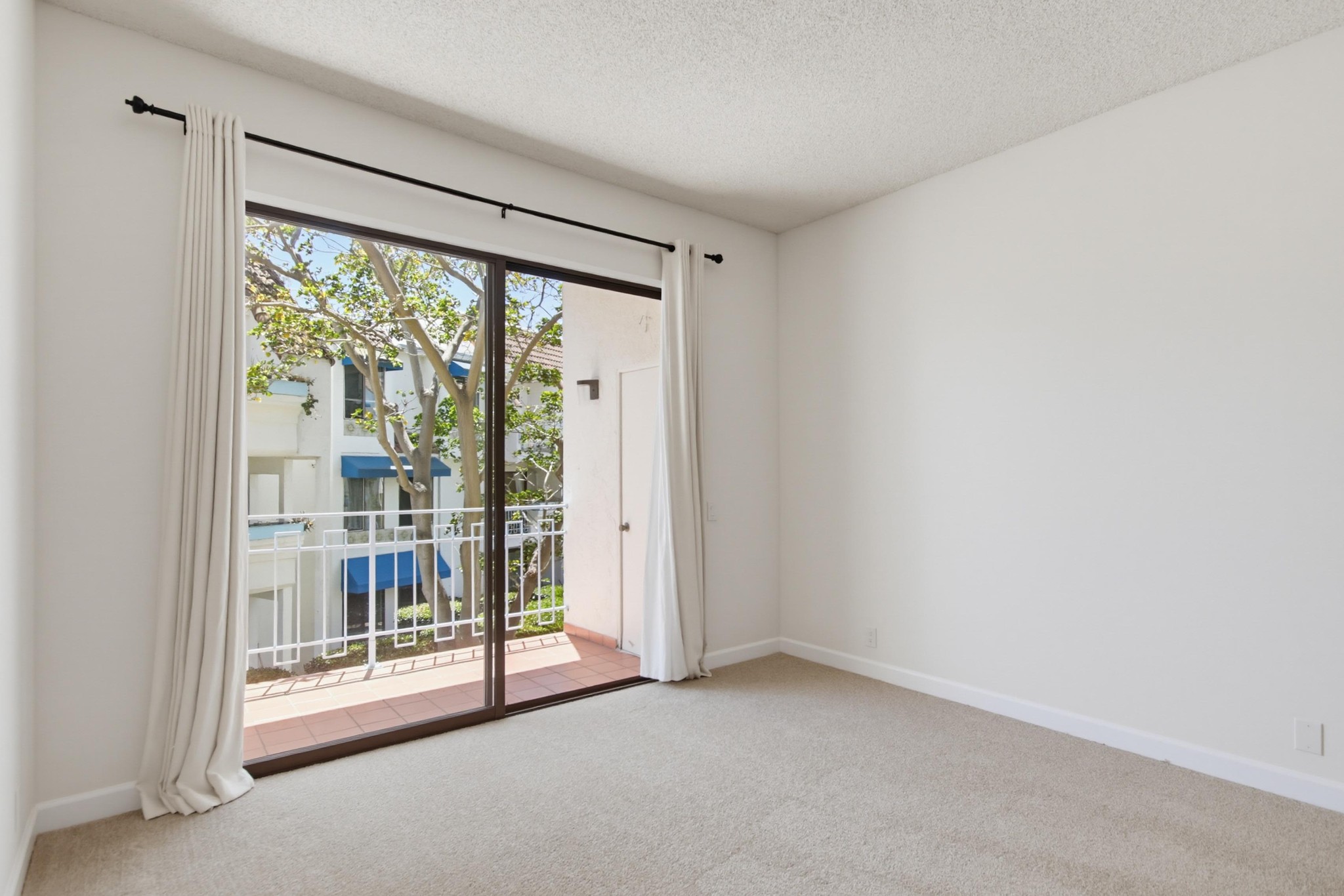 Virtual tour photo 12 of 32 for 8310 Regents Rd Unit 2A
