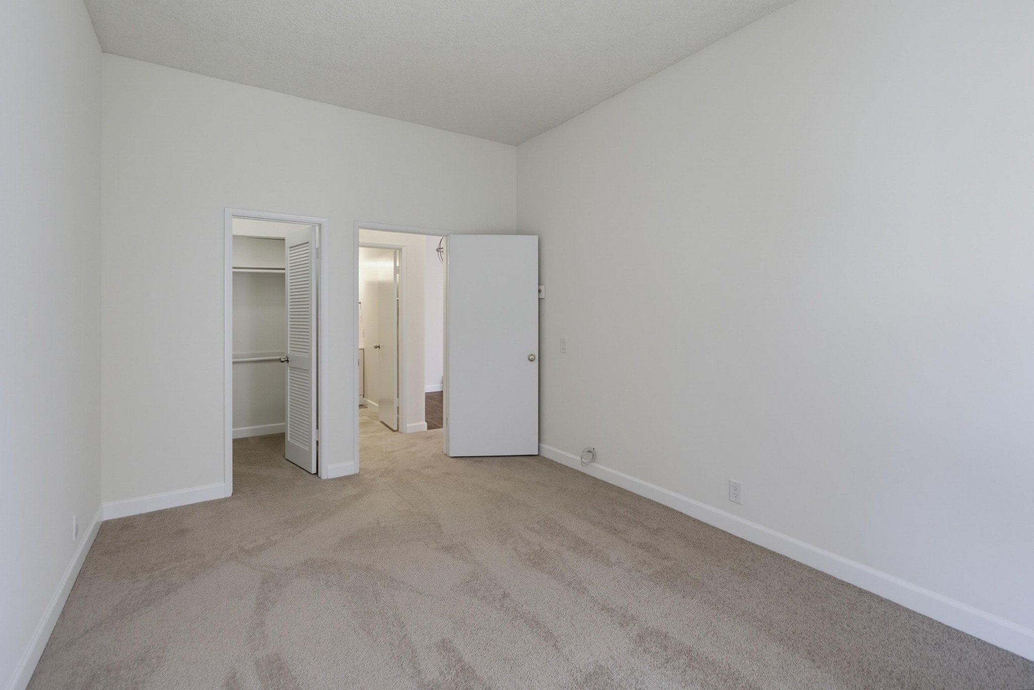 Virtual tour photo 23 of 32 for 8310 Regents Rd Unit 2A