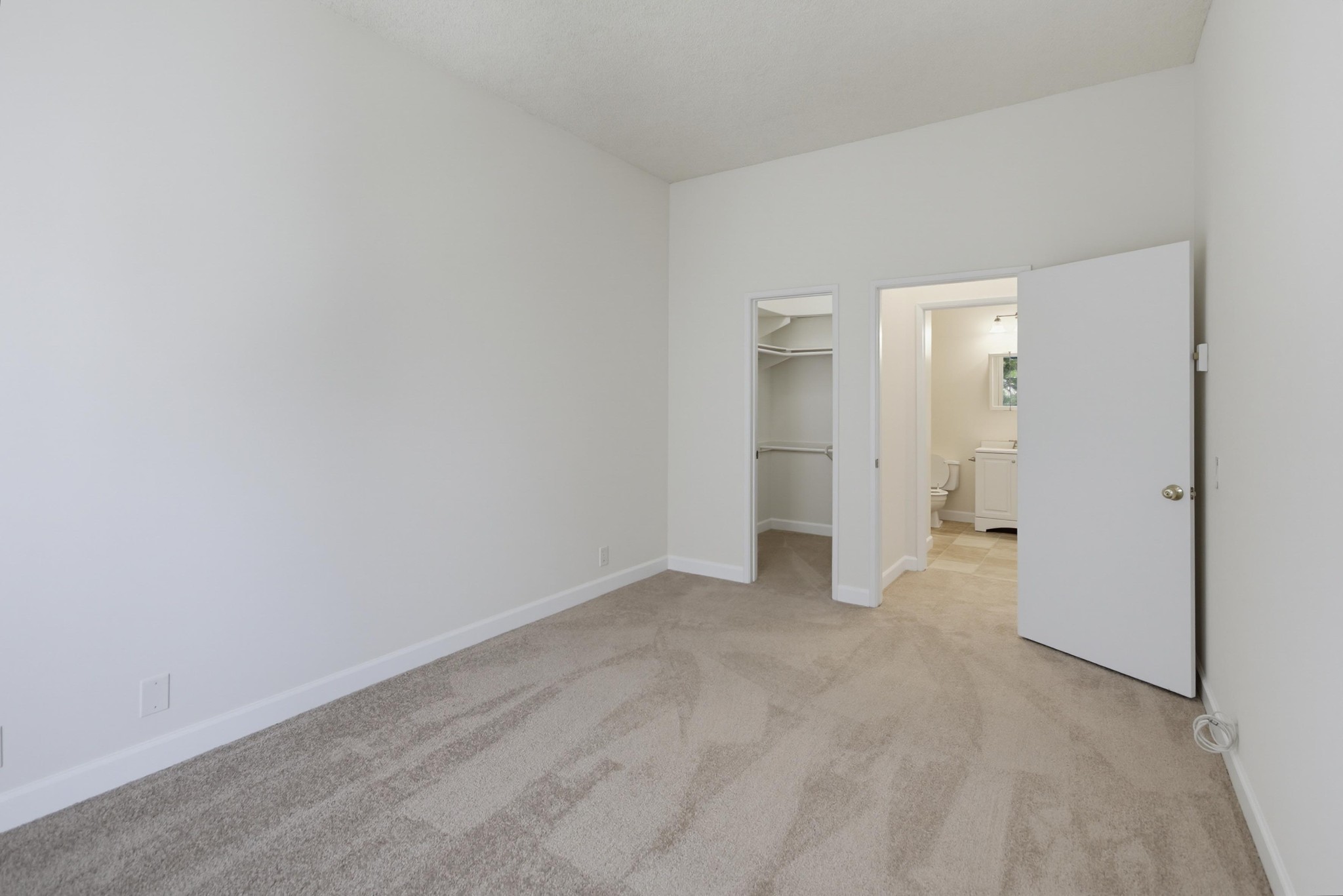 Virtual tour photo 24 of 32 for 8310 Regents Rd Unit 2A
