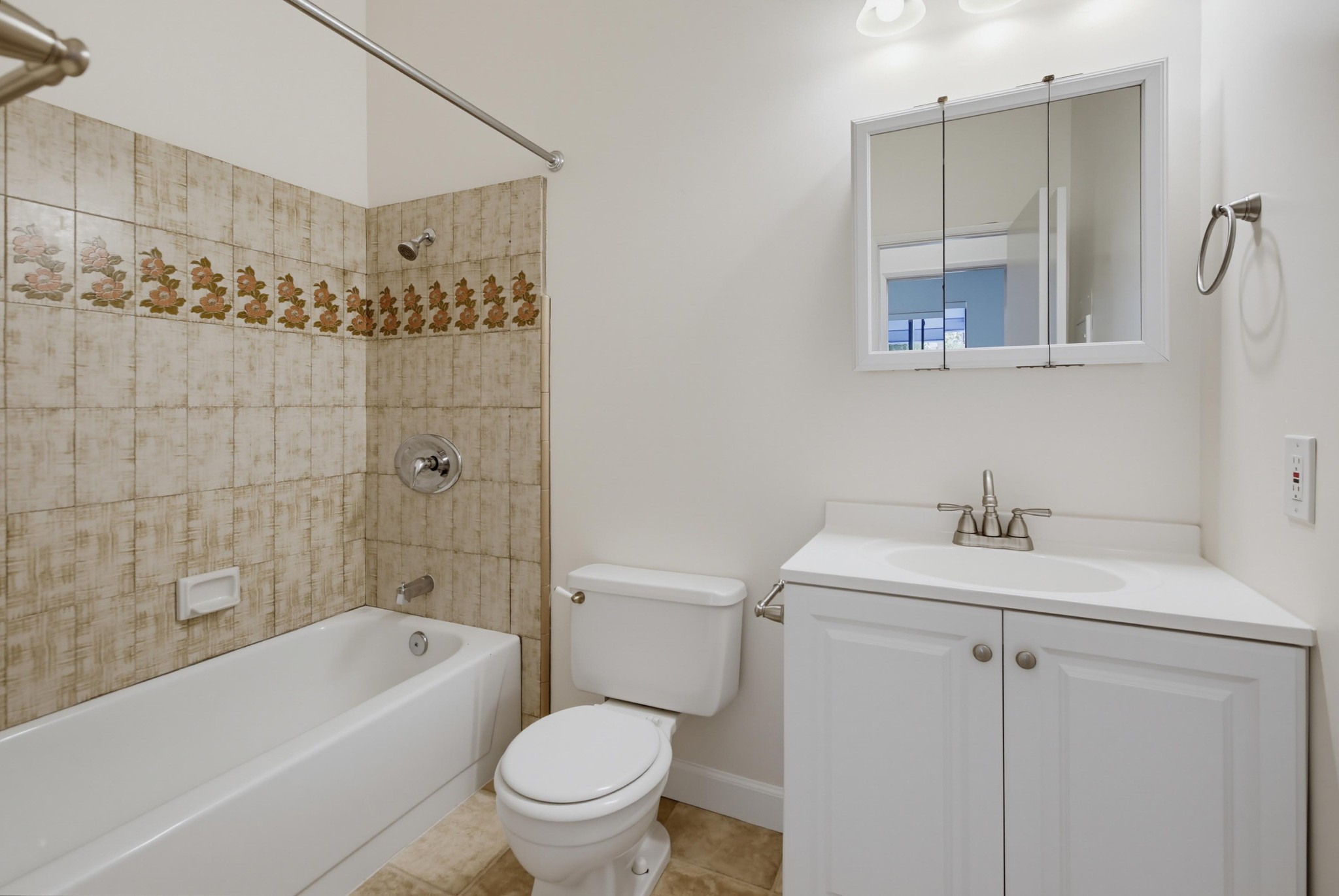 Virtual tour photo 26 of 32 for 8310 Regents Rd Unit 2A