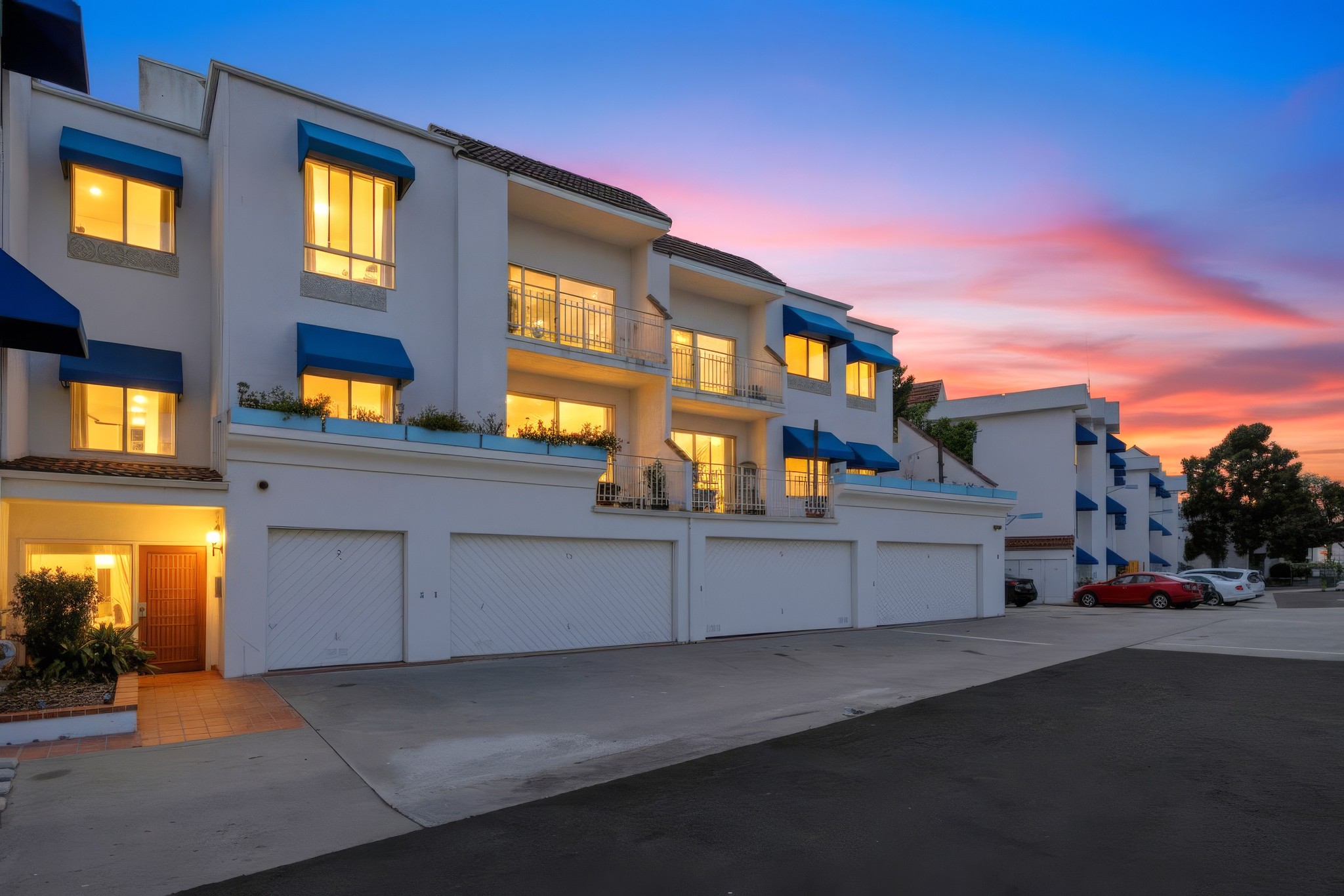 Virtual tour photo 32 of 32 for 8310 Regents Rd Unit 2A