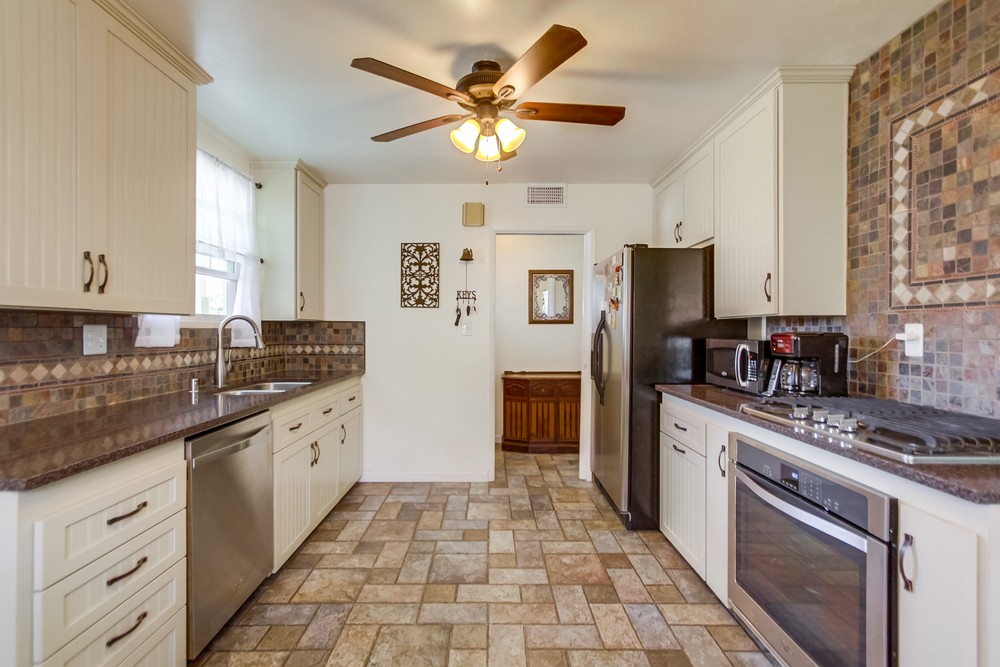 Virtual tour photo 12 of 26 for 8311 Lake Adlon Dr
