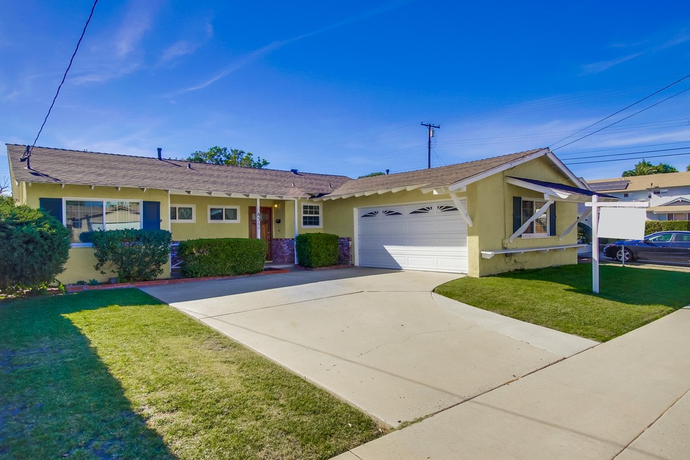 Virtual tour photo 3 of 45 for 8311 Lake Adlon