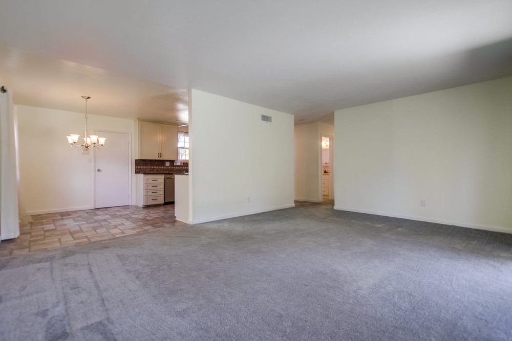 Virtual tour photo 13 of 45 for 8311 Lake Adlon