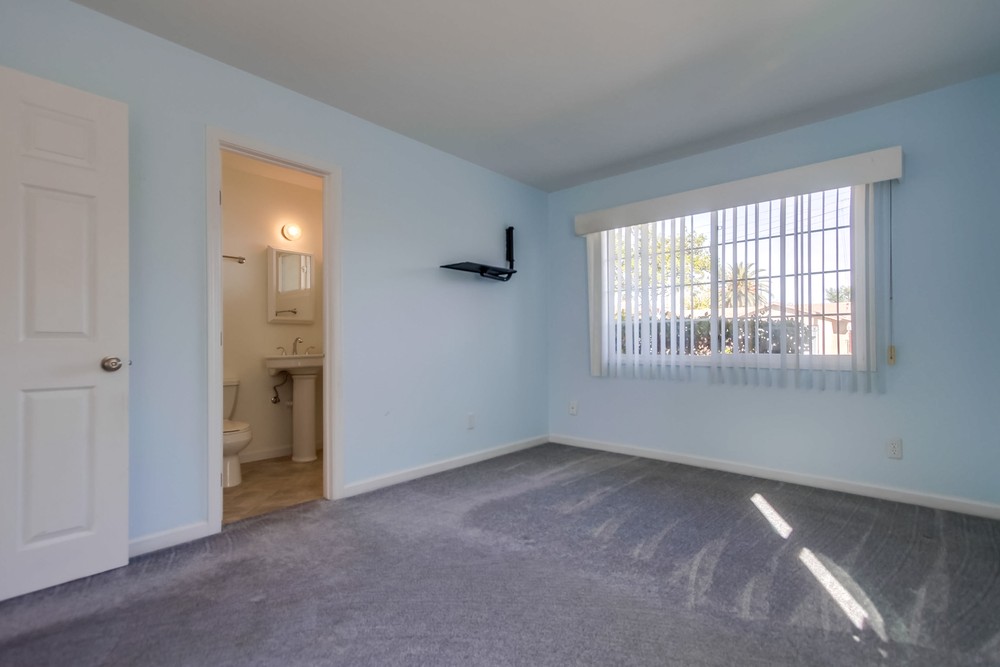 Virtual tour photo 25 of 45 for 8311 Lake Adlon