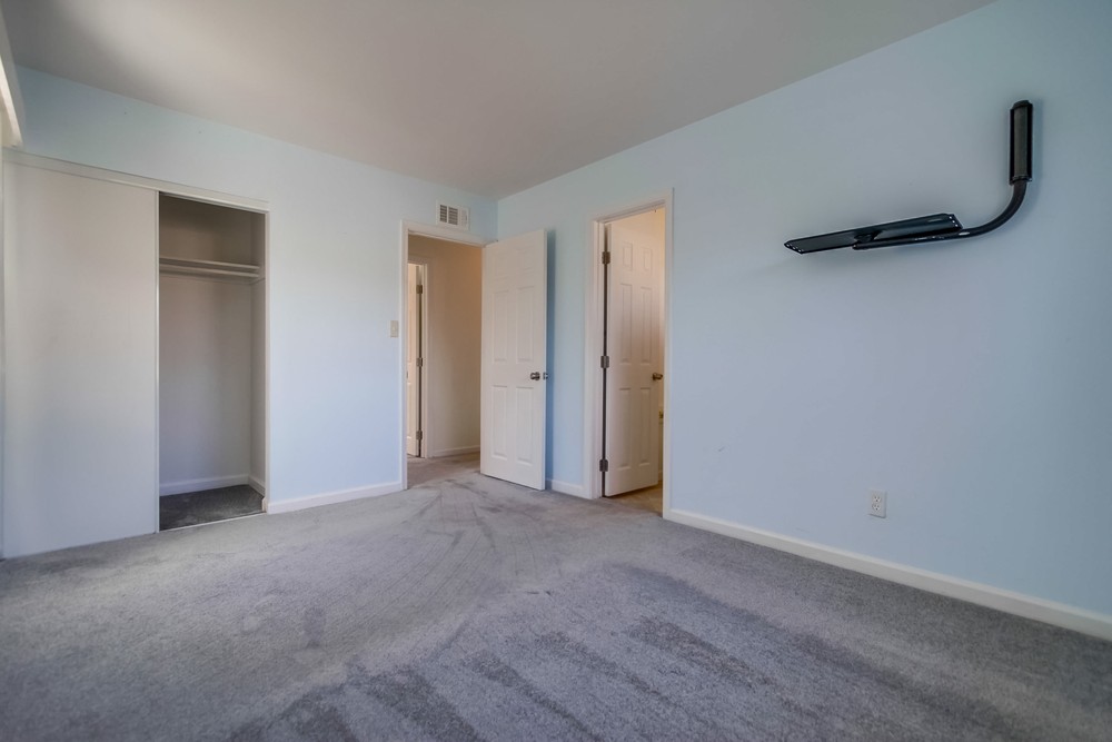 Virtual tour photo 26 of 45 for 8311 Lake Adlon
