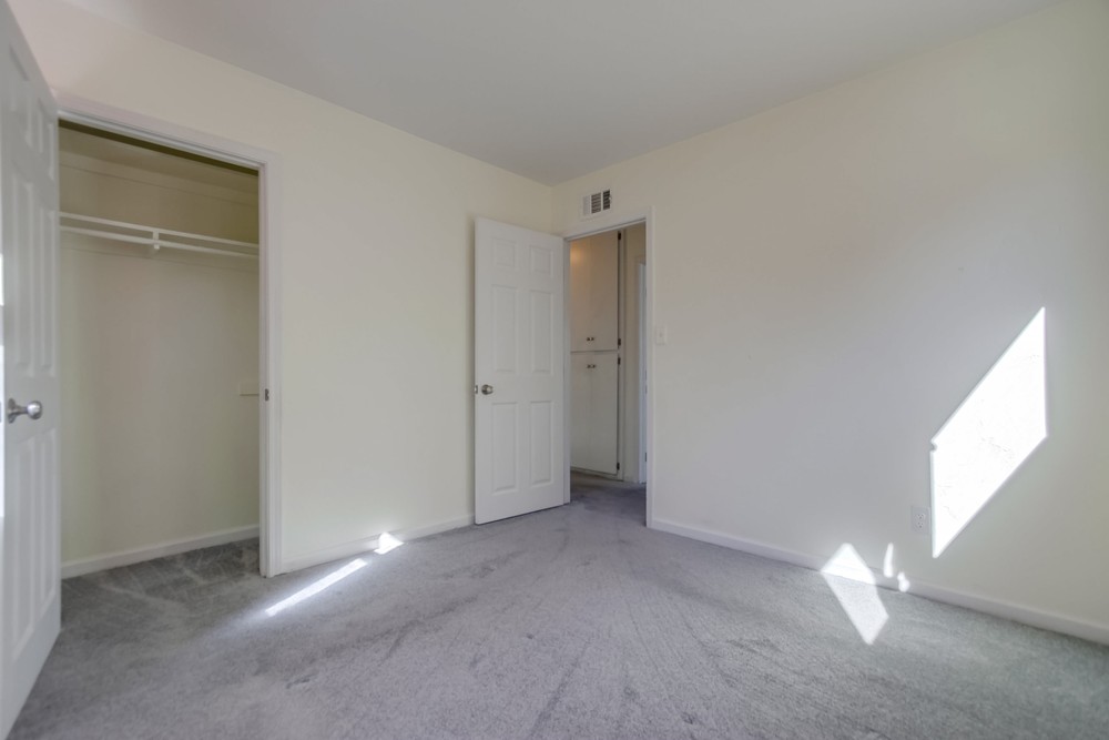 Virtual tour photo 31 of 45 for 8311 Lake Adlon