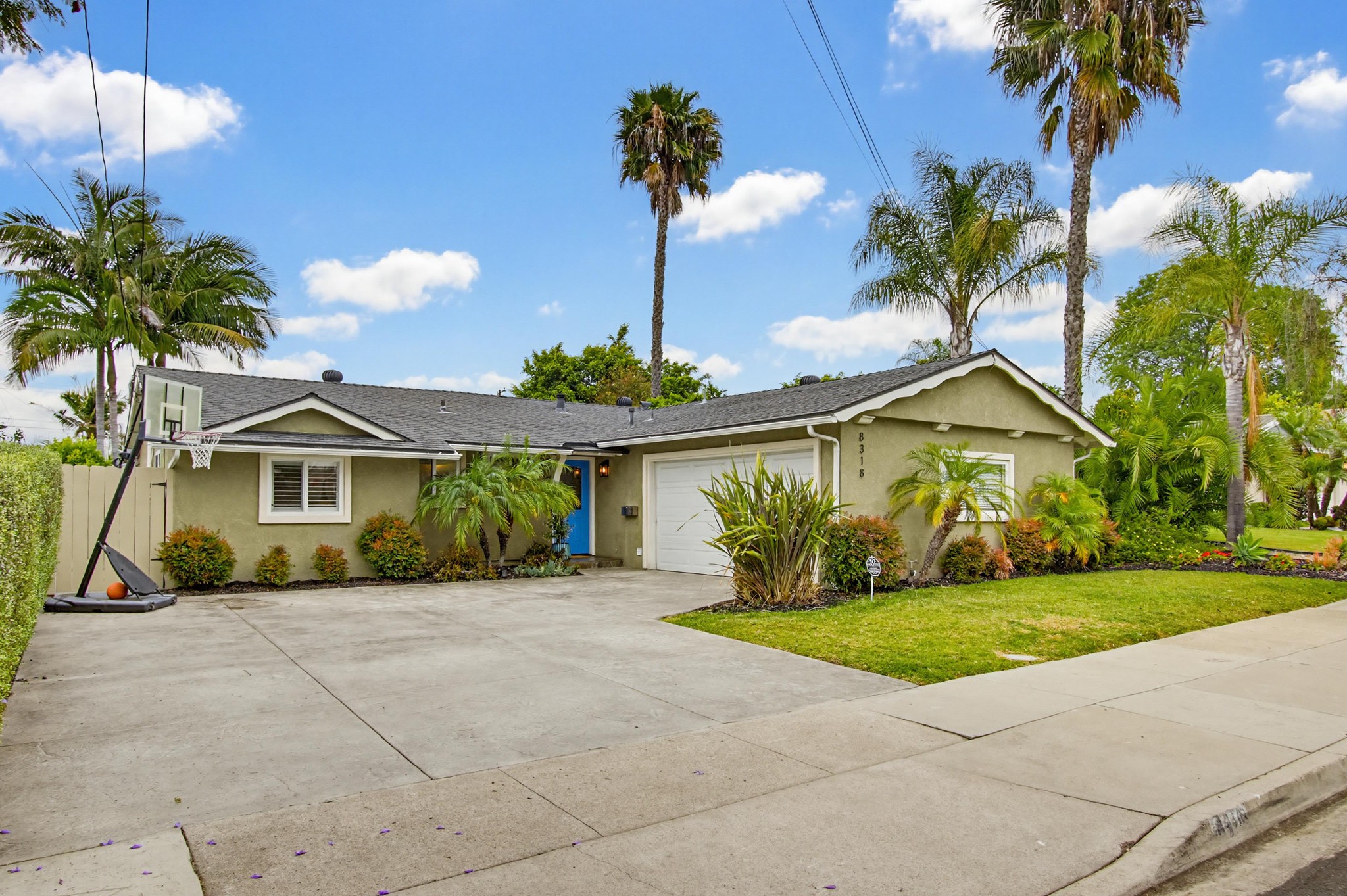 Virtual tour photo 1 of 76 for 8318 June Lake Dr