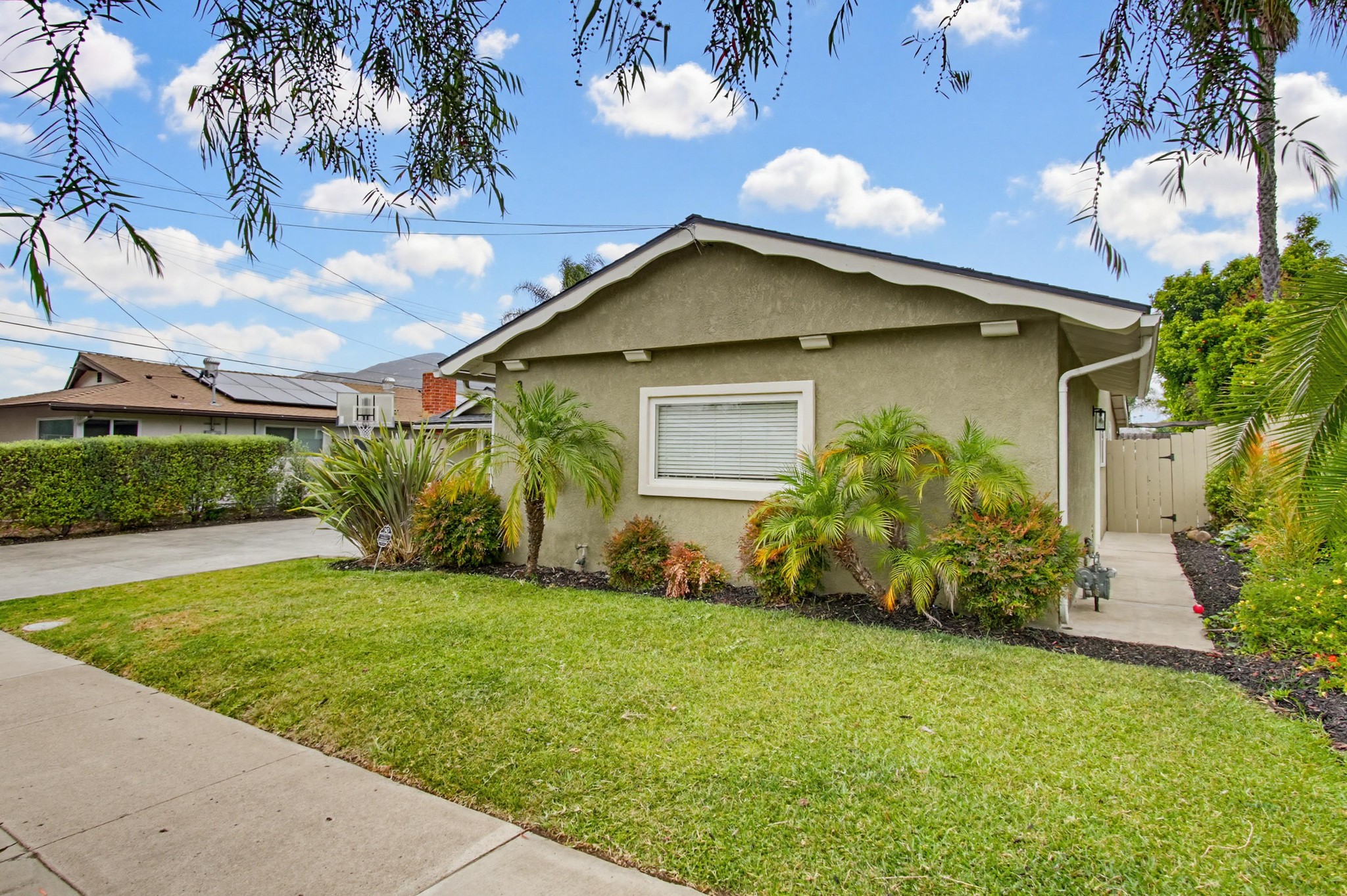 Virtual tour photo 4 of 76 for 8318 June Lake Dr