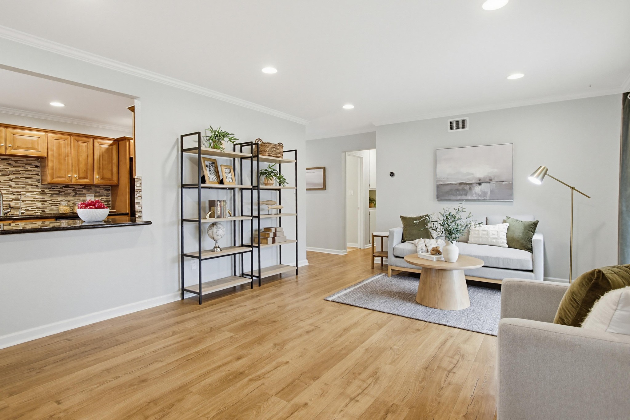 Virtual tour photo 9 of 76 for 8318 June Lake Dr